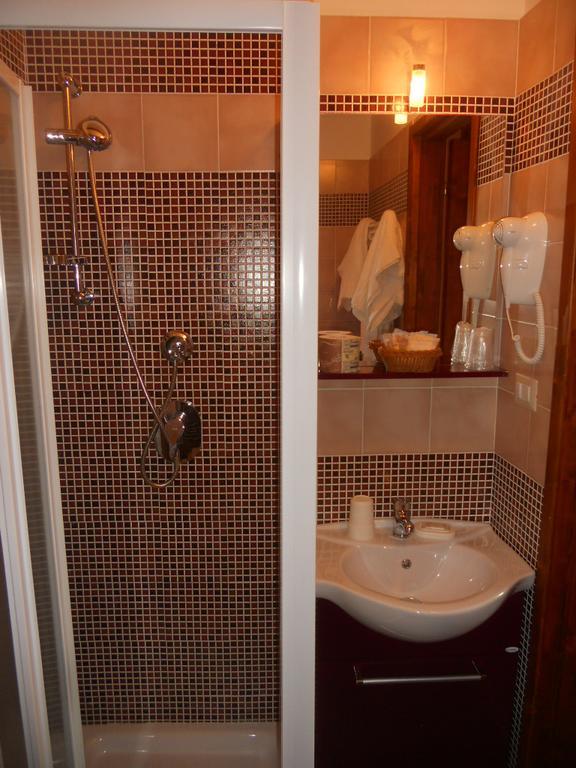 La Locanda Del Lago Lucciola Villalago Eksteriør billede