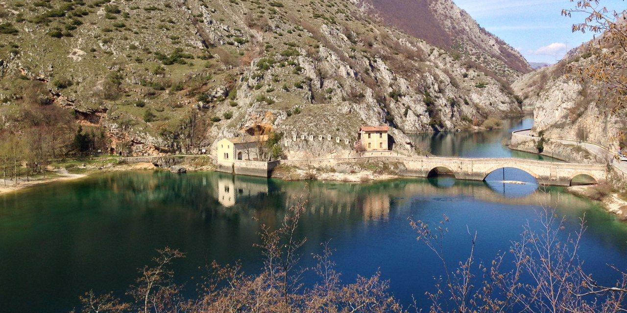 La Locanda Del Lago Lucciola Villalago Eksteriør billede