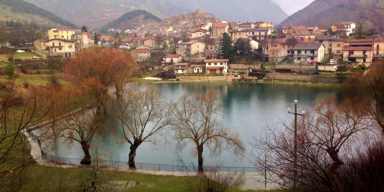 La Locanda Del Lago Lucciola Villalago Eksteriør billede