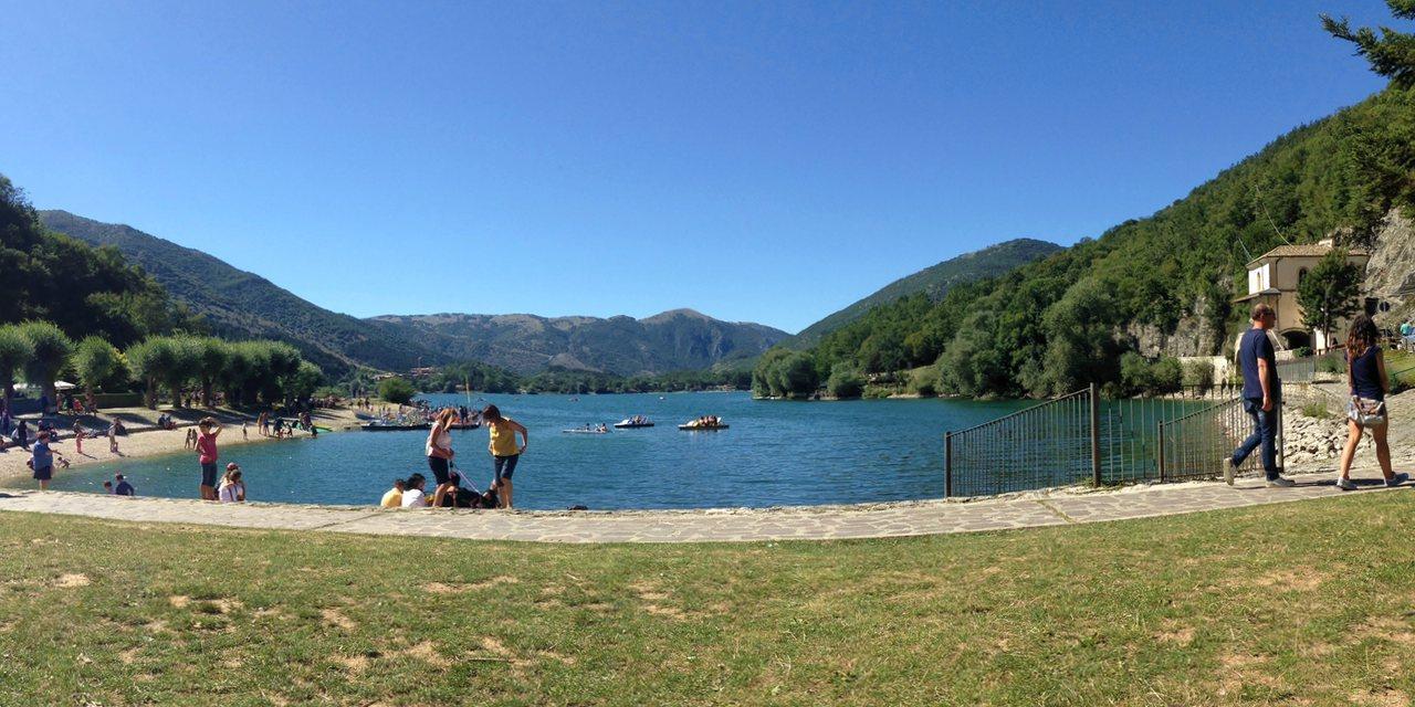La Locanda Del Lago Lucciola Villalago Eksteriør billede